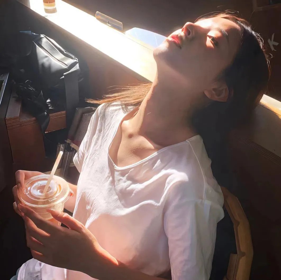 奶团被找回，绝嗣皇室抢着宠